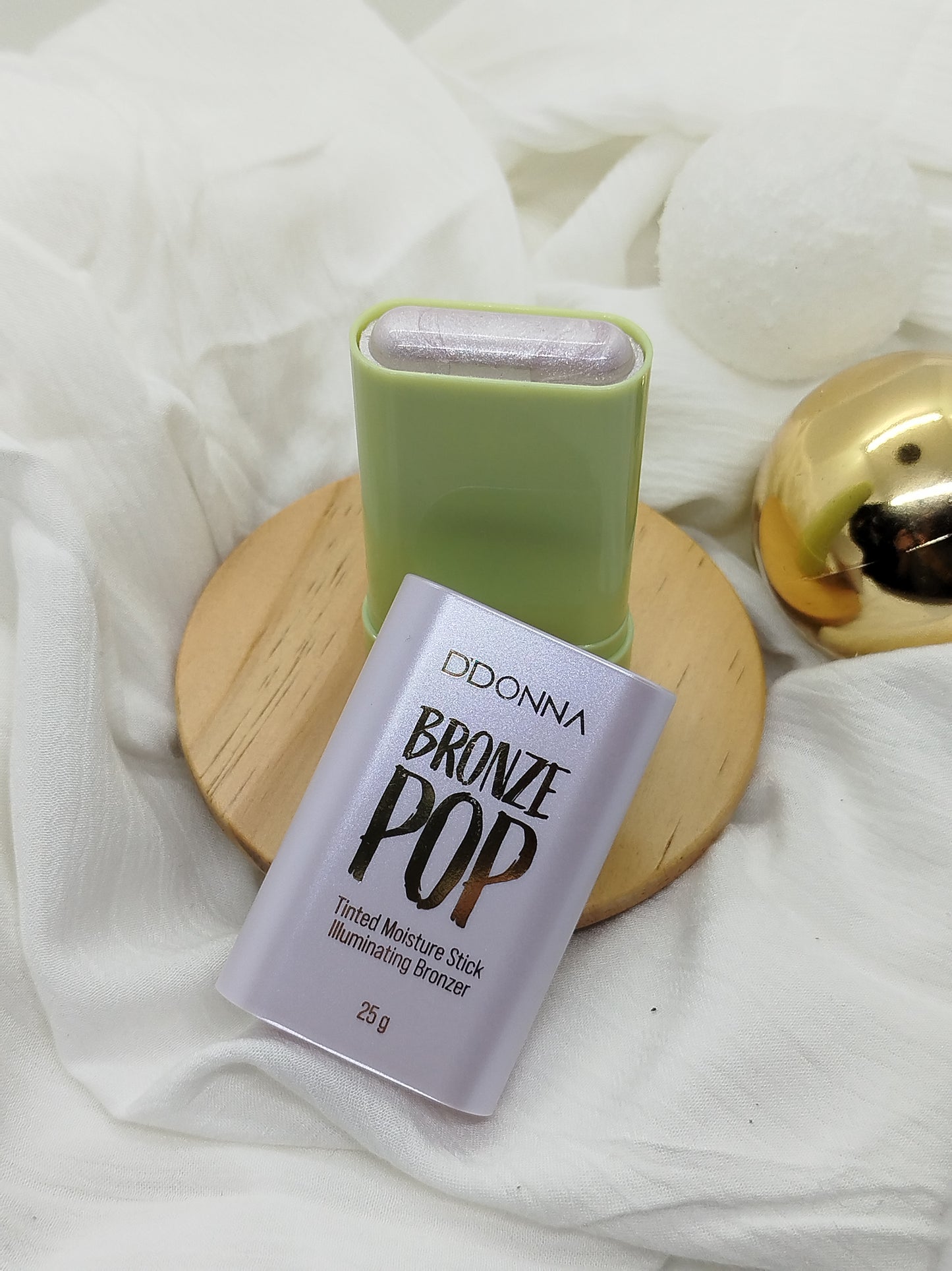 Bronzer highlighter