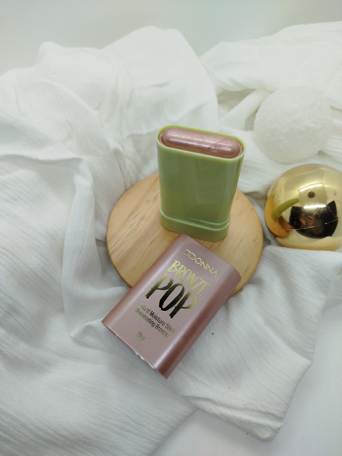 Bronzer highlighter
