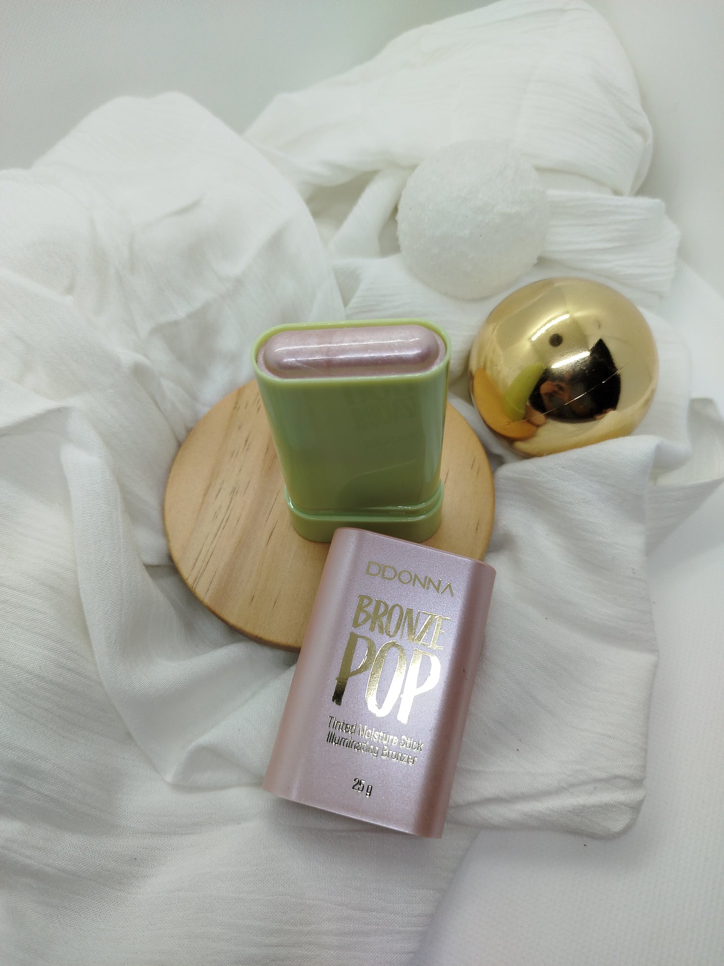 Bronzer highlighter
